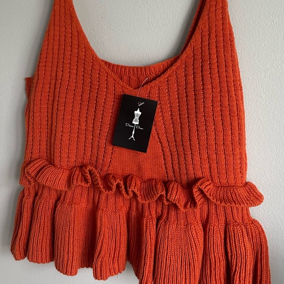 Cropped Ruffle Tank Sweater - Picture 4 of 5